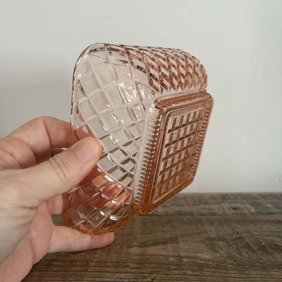 Vintage Anchor Hocking Waterford Pink/Peach Square Candy Dish Diamond Pattern - Picture 6 of 6